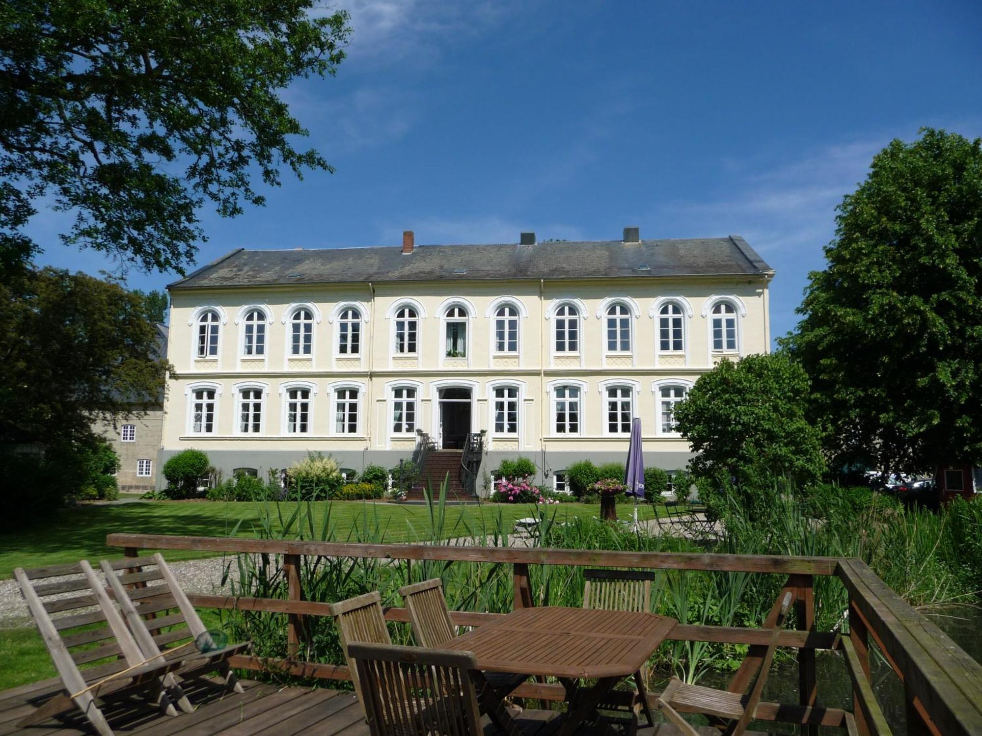 Ferienwohnungen Herrenhaus Gut Oestergaard Steinberg  Exteriör bild