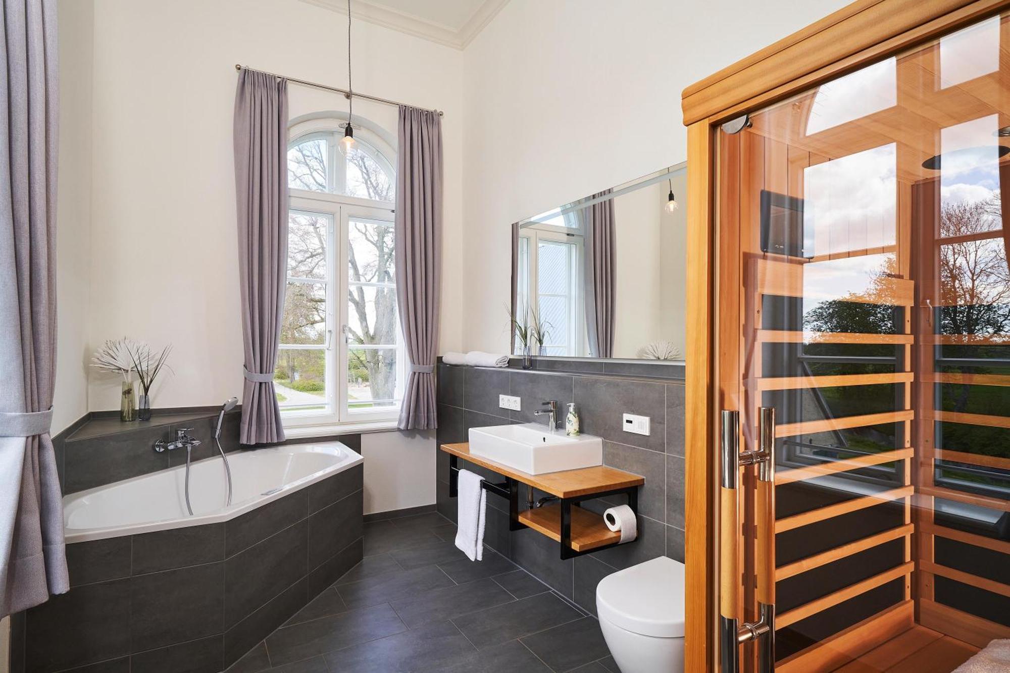 Ferienwohnungen Herrenhaus Gut Oestergaard Steinberg  Exteriör bild
